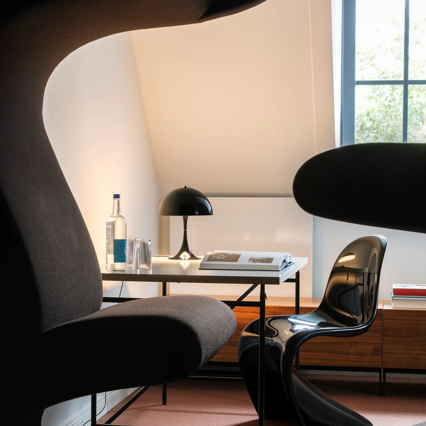 Sphere Table Lamp